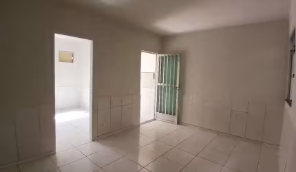 Casa para alugar na Rua Cananeia, Jardim Gramacho, Duque de Caxias - RJ