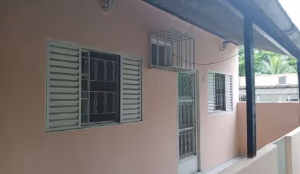 Casa para alugar na Rua Expedicionário Aquino de Araújo, Engenho do Porto, Duque de Caxias - RJ