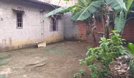 Casa à venda na Rua Augusto José, Capivari, Duque de Caxias - RJ