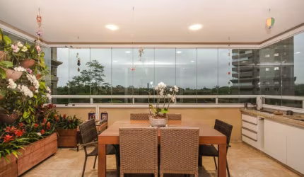 Casa à venda na Avenida Doutora Ruth Cardoso, Jardim Universidade Pinheiros, São Paulo - SP