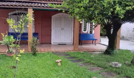 Casa à venda na Rua Izamira Pinto Santana, Jardim Porto Novo, Caraguatatuba - SP