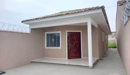Casa à venda na Rua Cento e Vinte e Três, Jardim Atlântico Leste (Itaipuaçu), Maricá - RJ