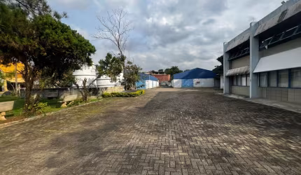 Prédio Inteiro para alugar na Rua Tarumã, Jardim Cláudio, Cotia - SP