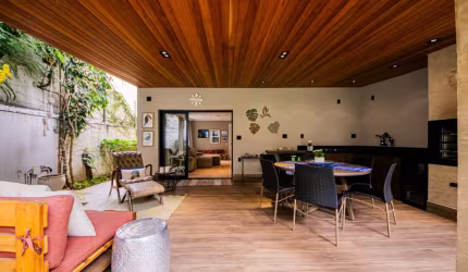Casa à venda na Rua João Moura, Pinheiros, São Paulo - SP