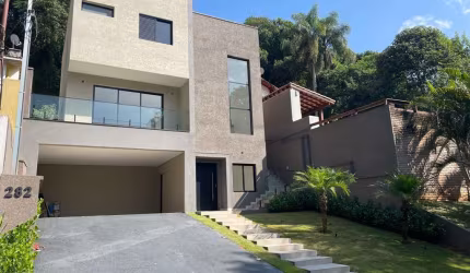 Casa à venda na Rua Dolores Duran, Transurb, Itapevi - SP