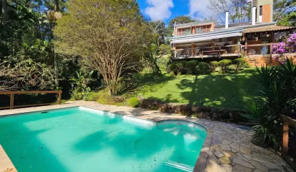 Casa à venda na Estrada Fazendinha, Jardim Ana Estela, Carapicuíba - SP