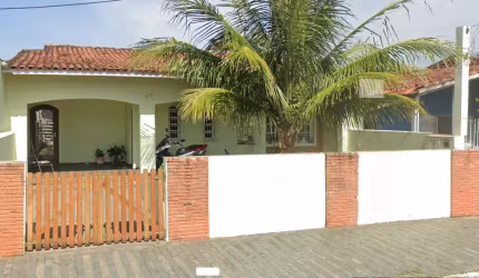 Casa à venda na Rua Ugo Santacroce, Balneário São João Batista, Peruíbe - SP