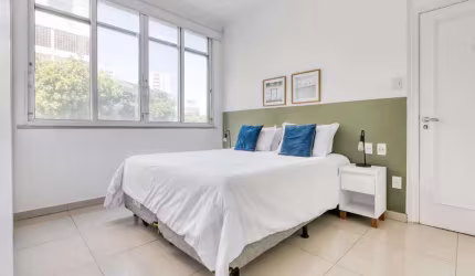 Apartamento à venda na Avenida Bartolomeu Mitre, Leblon, Rio de Janeiro - RJ