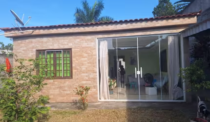 Casa com  exelente acabamento .Aceito ofertas nao absurdas.