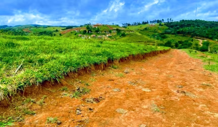 INVISTA NO SEU FUTURO!!! TERRENO PROXIMO AO CENTRO DE IGARATÁ!!