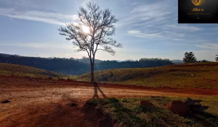 - LOCALIZAÇÃO PRIVILEGIADA COM VISTA PARA A NATUREZA