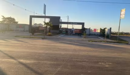 Área a venda na Avenida Juliano Costa Marques Cuiaba