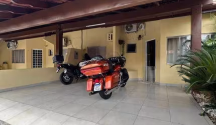 Casa térrea à venda no Condomínio Dunas do Areão  Cuiabá