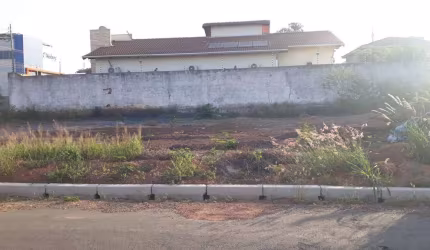 Terreno sobre esquina a venda no Morada dos Nobres