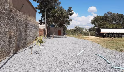 Aluga-se terreno de 3200 m² com salão Alto do Boa Vista VG