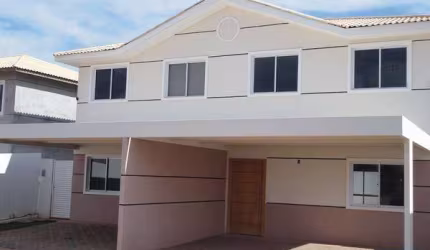 Vende se sobrado no condominio Solar das Torres