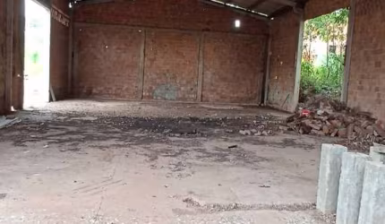 Vende-se terreno comercial no bairro Altos do Coxipo