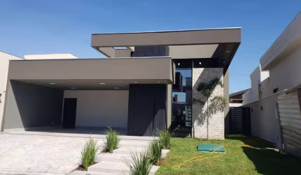 Casa a venda no Condomínio Florais do Valle