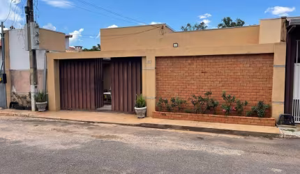 Casa de 3 Quartos com Piscina no CPA Norte 3: Descubra Seu Novo Lar!