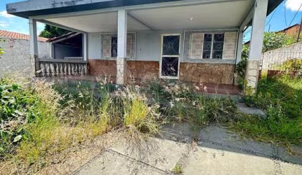 Vende-se Casa de 3 suítes e Mais Uma Casa nos Fundos com 2 Quartos no Poção