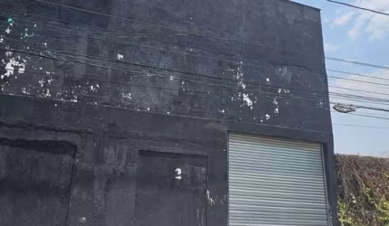 Alugo barracão 200m² frente 300m² construído escritório, por R$12.000,00