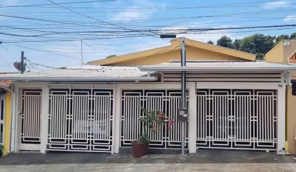 Vendo casa bem localizada - 1600m² 04 quartos - Bairro Porto