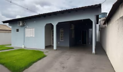 VENDE-SE Casa de esquina no CPA-2, a apenas 80 metros da Av.