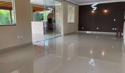 Casa a venda no Condomínio Aruã em Mogi das Cruzes.