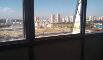 Sala comercial a venda em Mogi das Cruzes