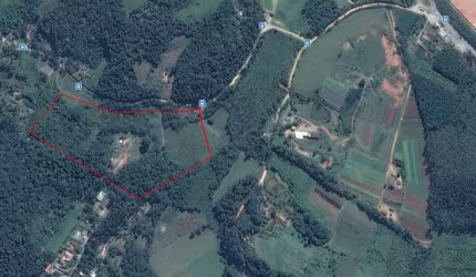 Terreno a Venda em Mogi das Cruzes, bairro Cocuera.