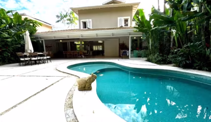 Casa em Condomínio com conceito de Clube na praia da Baleia, em São Sebastião.
