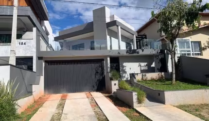 Casa à venda no condomínio Ecopark Lagos no Aruã.
