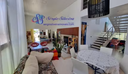 Belíssima casa no Alphaville Fortaleza com 4 suítes, piscina privativa.