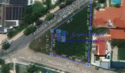 Amplo terreno de esquina à venda no bairro Dunas!