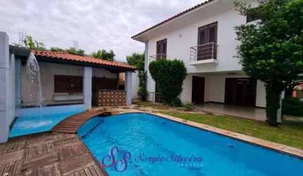 Belíssima casa no Engenheiro Luciano Cavalcante com 4 suítes.