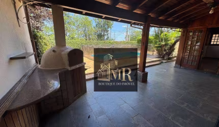 Casa à Venda - Condomínio Notre Dame em Campinas (ao lado da Escola Comunitária e Colégio Notre Dame).  Aconchegante casa com amplos ambientes.