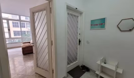 Vende-se excelente apartamento  3 quartos, com 94m², na Rua Tonelero, Copacabana