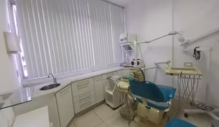 Aluguel ou venda de sala comercial/consultório odontológico equipado no coração da Praça Saens Peña/Tijuca