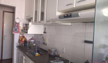 Apartamento Vila Inglesa 3 dormitórios terceiro andar com armários