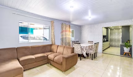 Casa em Piraquara, com 162m²