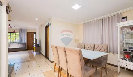 Sobrado Moderno em Condomínio no Xaxim - Curitiba