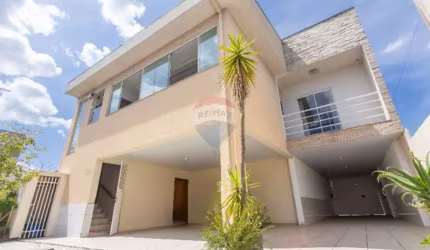 Belíssimo Sobrado Comercial  á venda em Pinhais