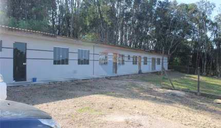 Aluga-se Kitinete com 01 quarto no bairro Chimboveiro na cidade de Mandirituba-Pr