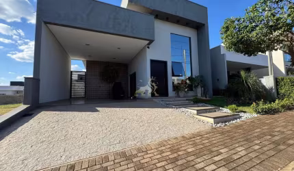 Linda Casa no Condominio Safira, à 5 minutos do centro da cidade