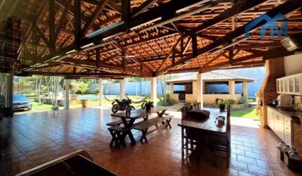 Ampla e Maravilhosa! Viva com Qualidade em uma Chácara de 4.020m²
