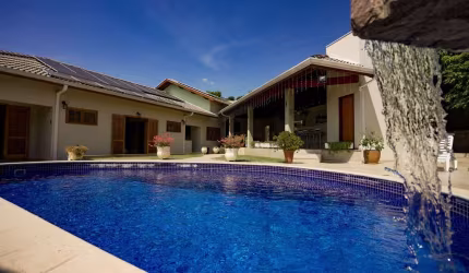 Casa no Jardim Paraiso II em Itu/SP com suíte master com hidromagessagem, 2 suites e mais 2 quartos auxiliares, area gourmet com piscina aquecida