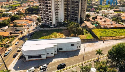 Galpão Amplo e Moderno com 445m² de Área Construída e Energia Solar na Avenida Galileu Bicudo
