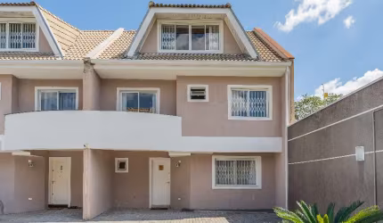 SOBRADO EM CONDOMINIO NO PORTÃO