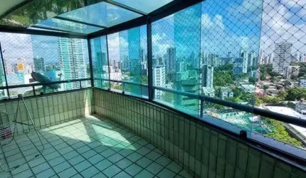 Apartamento para venda tem 430 metros quadrados com 4 quartos em Jaqueira - Recife - PE