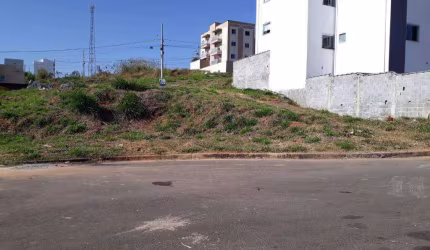 Terreno à venda, 255 m² por R$ 85.000,00 - Paraty - Pouso Alegre/MG